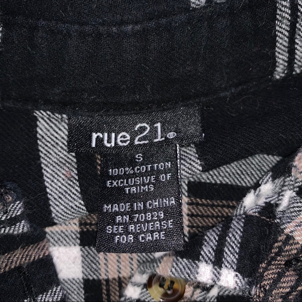 Crop Flannel - Picture 2 of 2